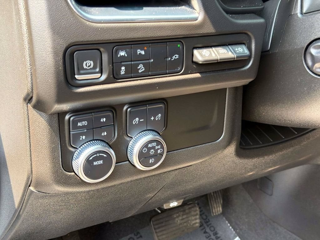 2021 GMC Yukon XL AT4