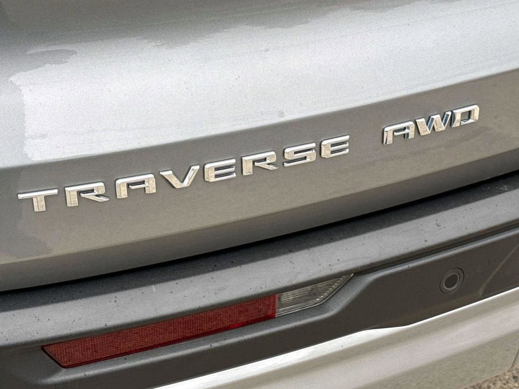 2024 Chevrolet Traverse LT