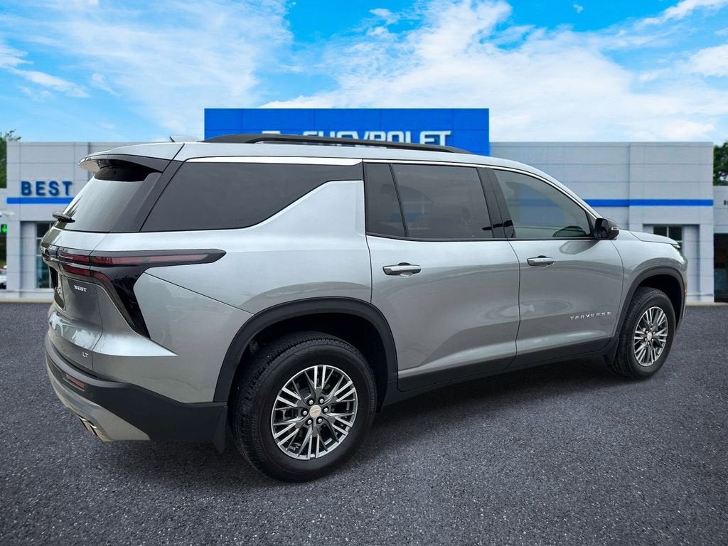 2024 Chevrolet Traverse LT