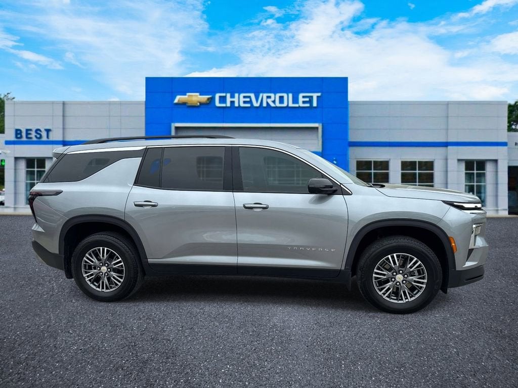 2024 Chevrolet Traverse LT