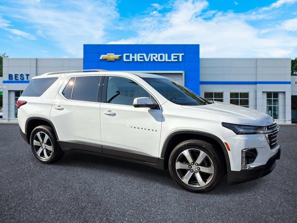 2023 Chevrolet Traverse LT Leather
