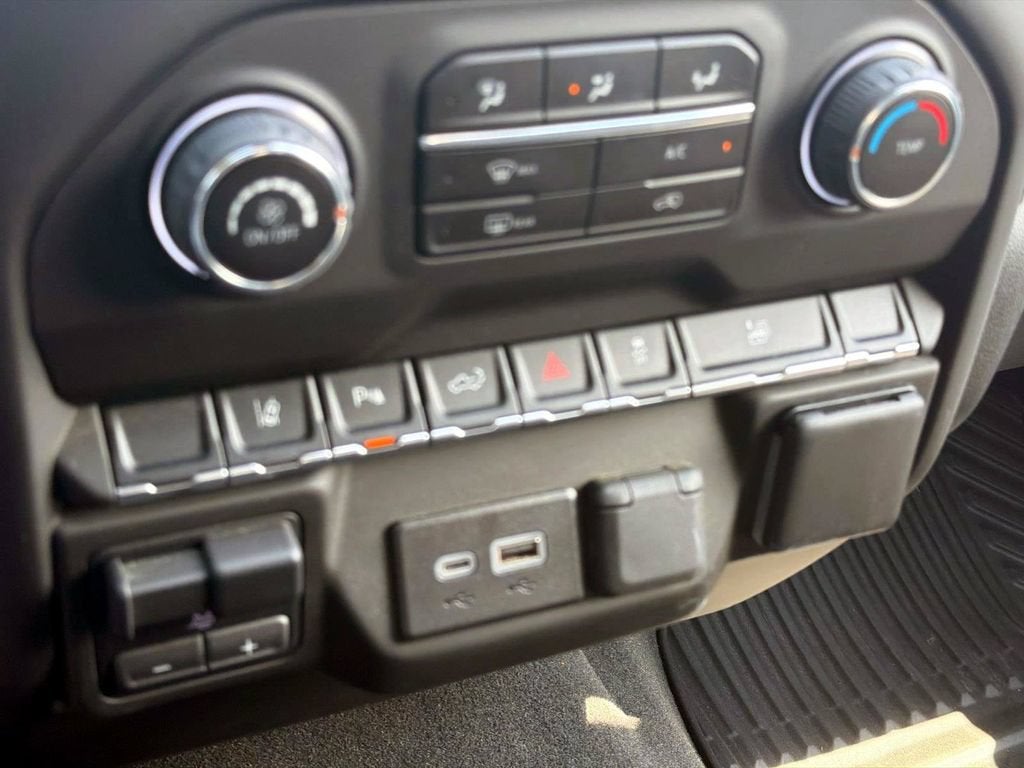 2024 Chevrolet Silverado 2500 HD Custom